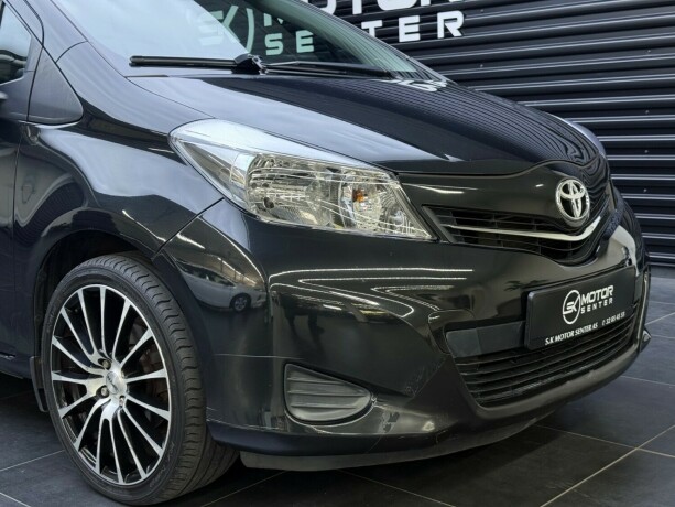 toyota-yaris-bensin-2011-big-2