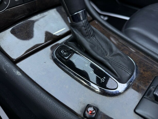 mercedes-benz-clk-bensin-2008-big-28