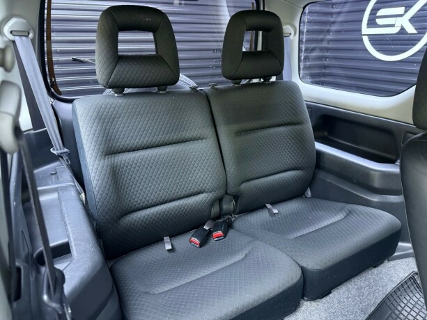 suzuki-jimny-bensin-2004-big-20