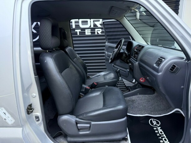 suzuki-jimny-bensin-2004-big-19