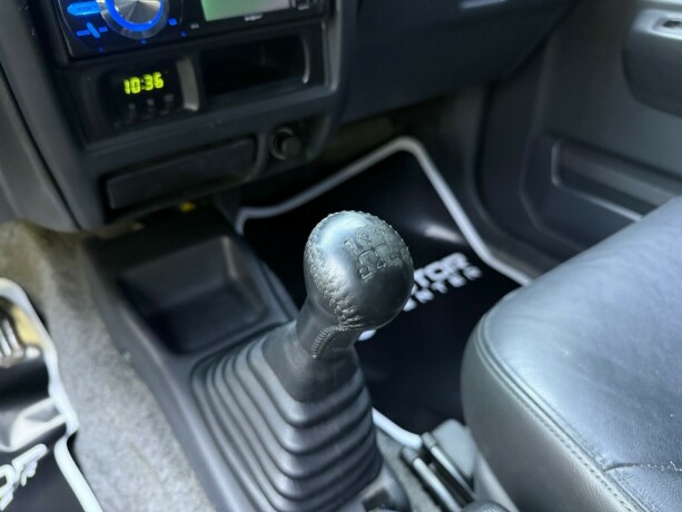 suzuki-jimny-bensin-2004-big-16