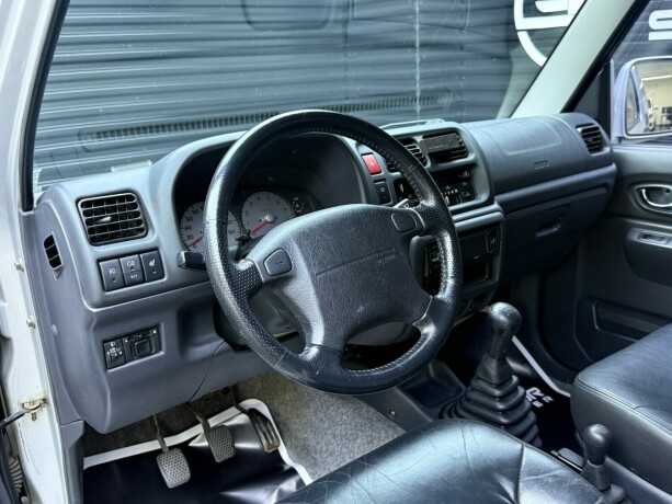 suzuki-jimny-bensin-2004-big-9