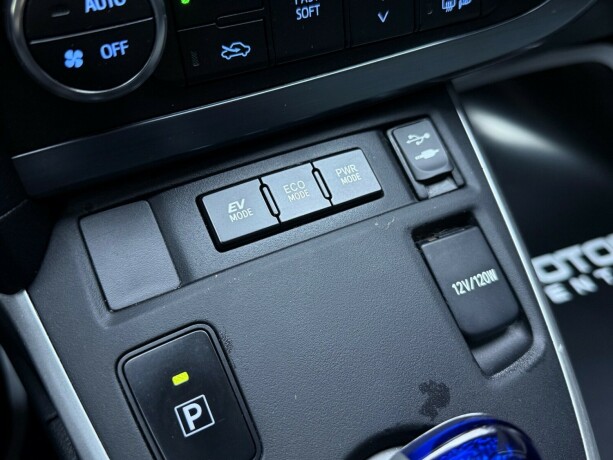 toyota-auris-elektrisitetbensin-2014-big-26