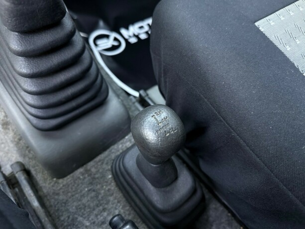 suzuki-jimny-bensin-2001-big-17