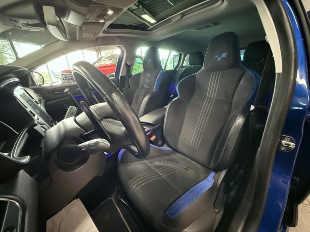 renault-megane-bensin-2018-big-12