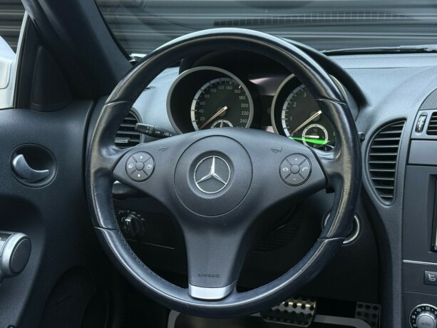 mercedes-benz-slk-bensin-2010-big-17