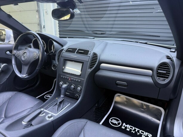 mercedes-benz-slk-bensin-2010-big-16