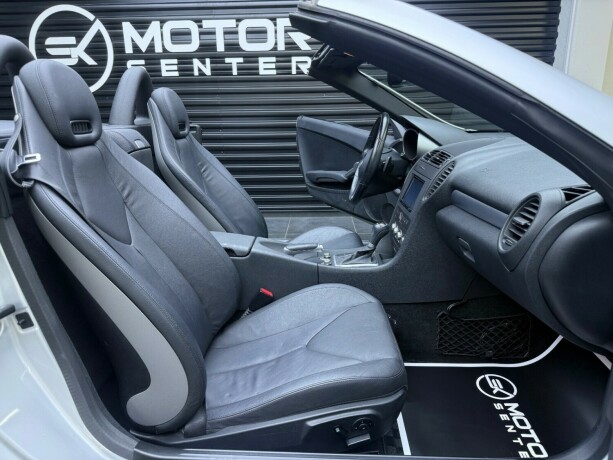 mercedes-benz-slk-bensin-2010-big-28
