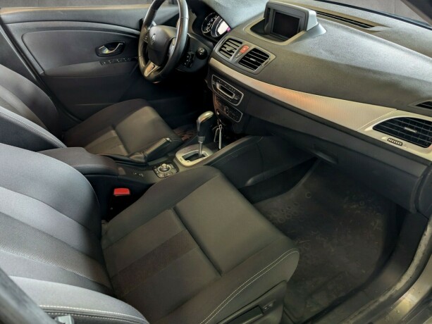 renault-megane-diesel-2011-big-22