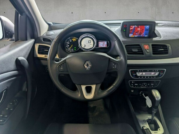 renault-megane-diesel-2011-big-14