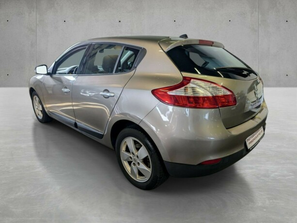 renault-megane-diesel-2011-big-2