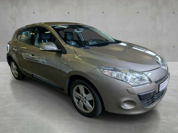 renault-megane-diesel-2011-big-1