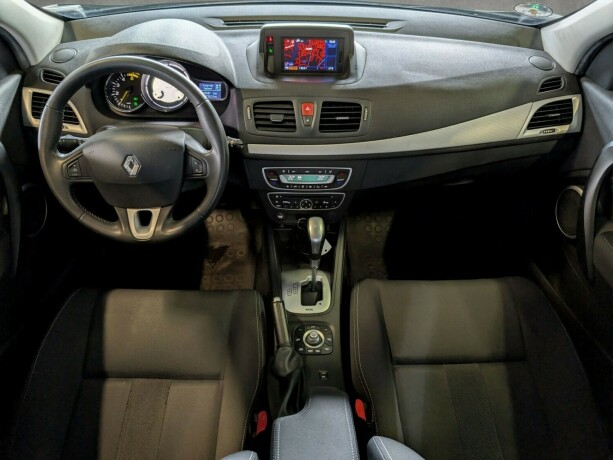 renault-megane-diesel-2011-big-12