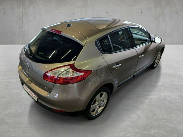 renault-megane-diesel-2011-big-7
