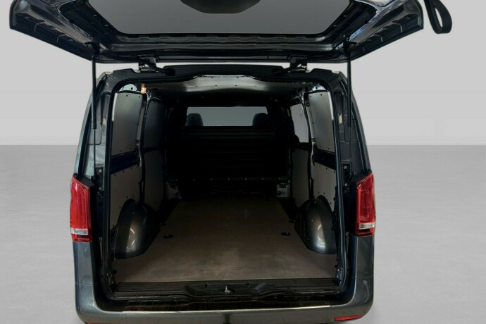 mercedes-benz-vito-diesel-2021-big-13