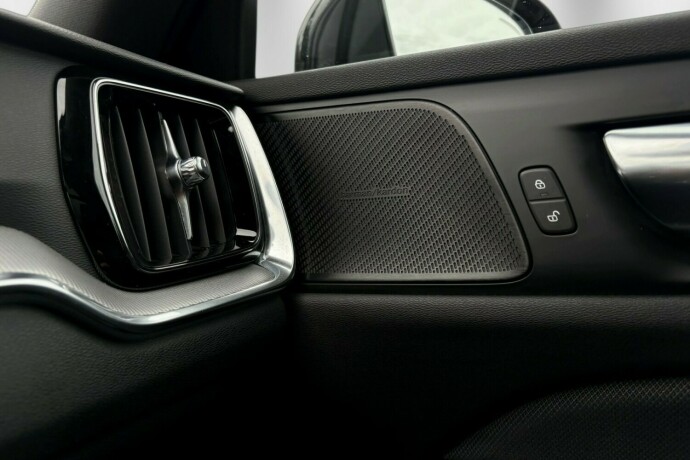 volvo-v60-plug-in-petrol-2020-big-44