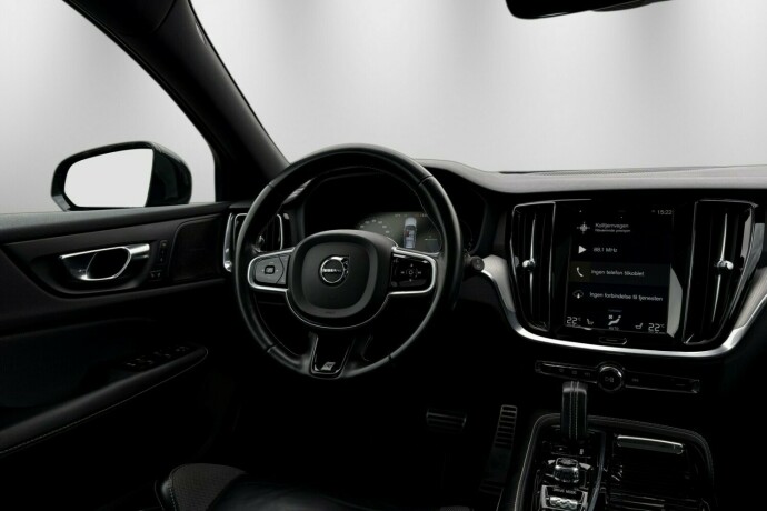 volvo-v60-plug-in-petrol-2020-big-16