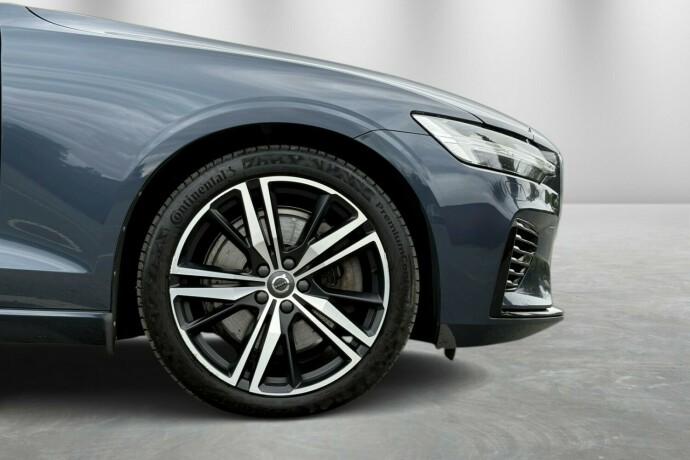 volvo-v60-plug-in-petrol-2020-big-5