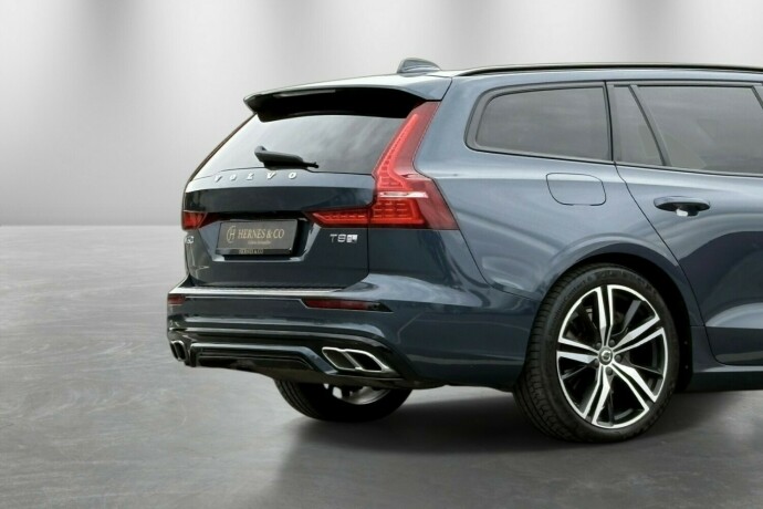 volvo-v60-plug-in-petrol-2020-big-9