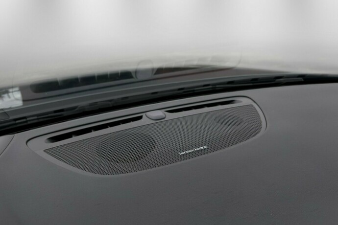 volvo-v60-plug-in-petrol-2020-big-46