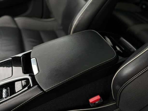 volvo-v60-plug-in-petrol-2020-big-26