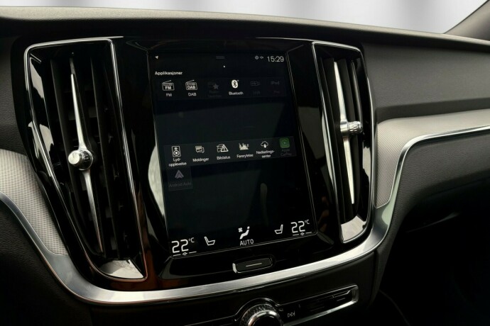 volvo-v60-plug-in-petrol-2020-big-38