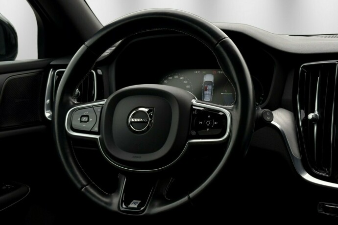 volvo-v60-plug-in-petrol-2020-big-14