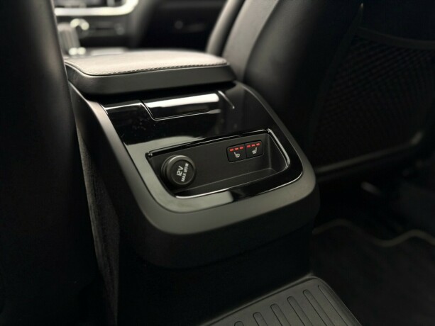 volvo-v60-plug-in-petrol-2020-big-17