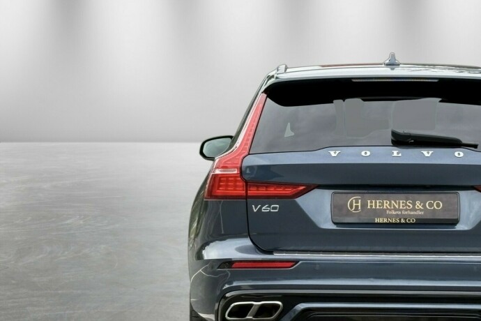 volvo-v60-plug-in-petrol-2020-big-7