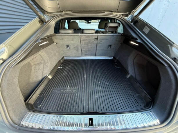 audi-q8-e-tron-elektrisitet-2024-big-50