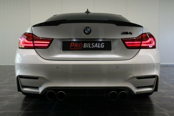bmw-m4-bensin-2015-big-11