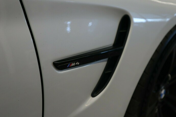 bmw-m4-bensin-2015-big-51