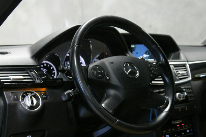 mercedes-benz-e-klasse-diesel-2012-big-17
