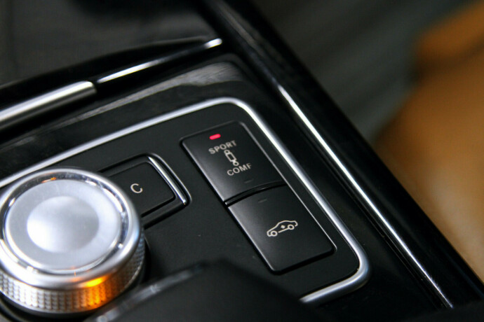 mercedes-benz-e-klasse-diesel-2012-big-12