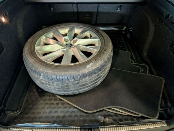 skoda-superb-diesel-2017-big-28