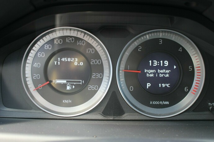 volvo-v70-diesel-2013-big-13