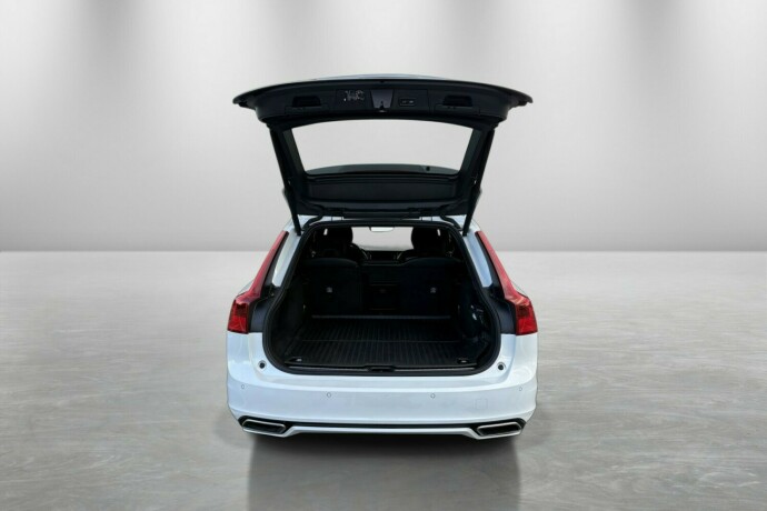 volvo-v90-elektrisitetbensin-2019-big-10