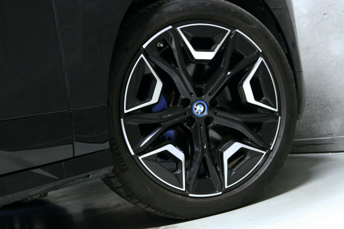 bmw-ix-xdrive-50-elektrisitet-2022-big-35