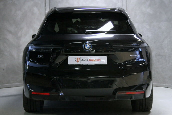 bmw-ix-xdrive-50-elektrisitet-2022-big-32