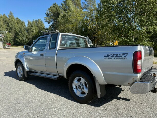 nissan-king-cab-diesel-2006-big-4