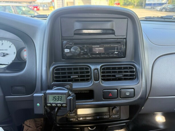 nissan-king-cab-diesel-2006-big-9