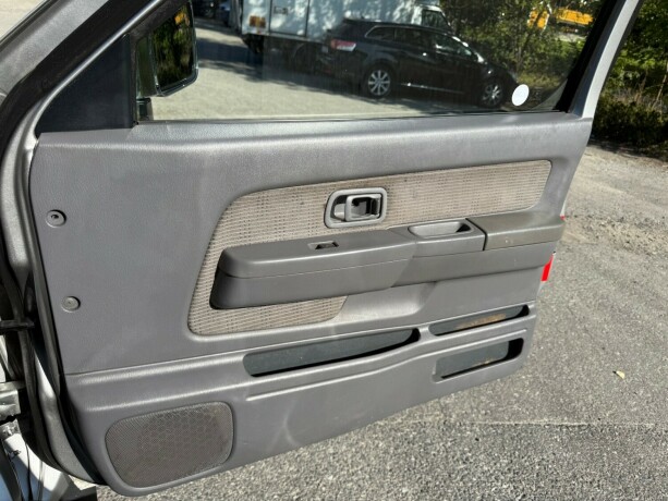 nissan-king-cab-diesel-2006-big-15