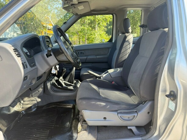 nissan-king-cab-diesel-2006-big-17