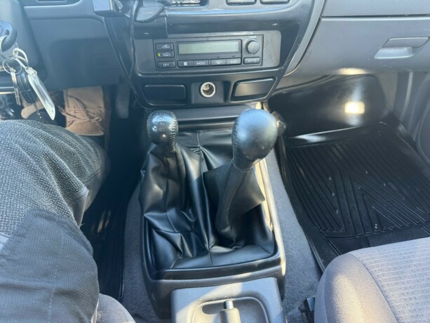 nissan-king-cab-diesel-2006-big-12