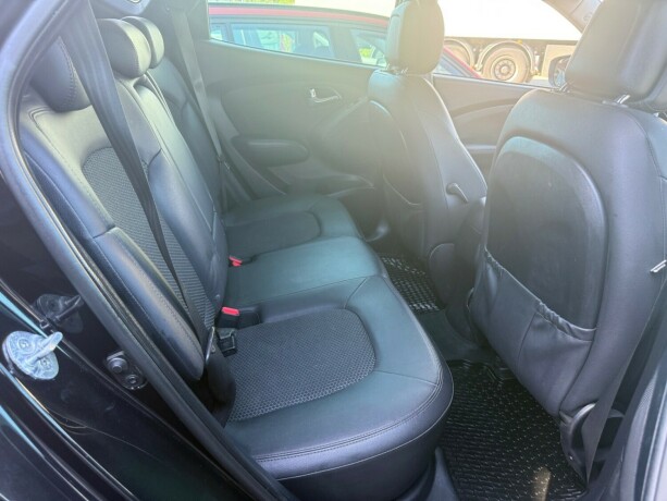 hyundai-ix35-diesel-2012-big-17