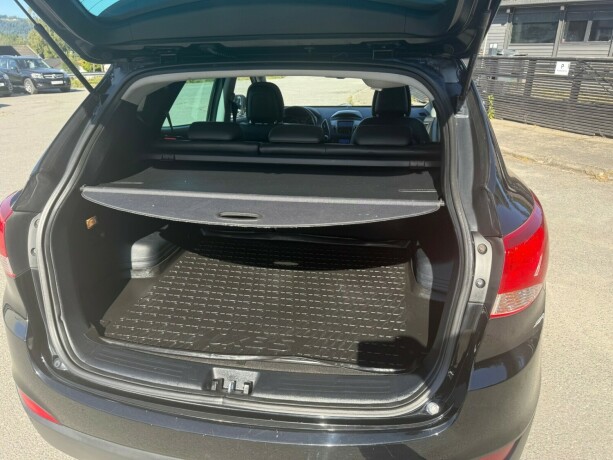 hyundai-ix35-diesel-2012-big-19