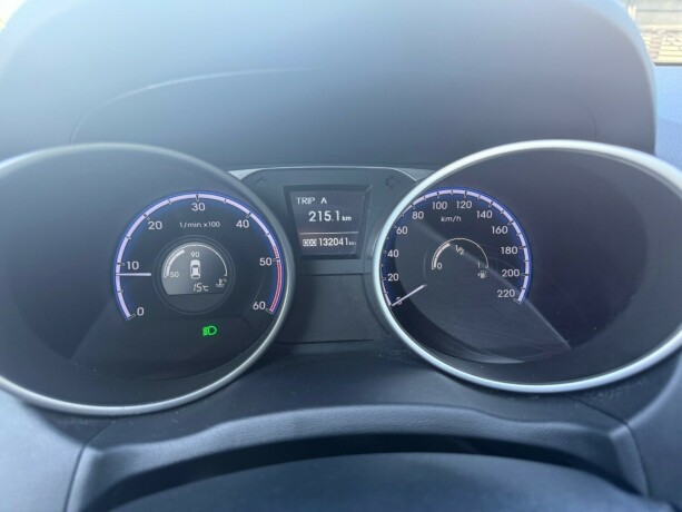 hyundai-ix35-diesel-2012-big-10