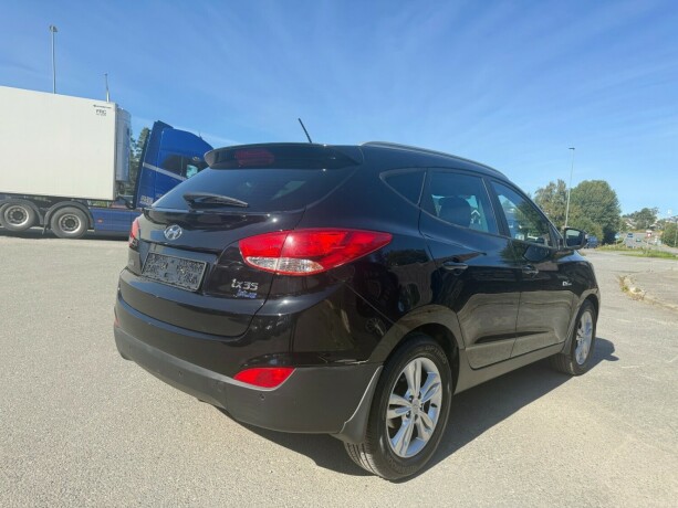 hyundai-ix35-diesel-2012-big-4