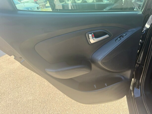 hyundai-ix35-diesel-2012-big-34