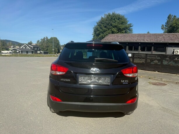 hyundai-ix35-diesel-2012-big-5
